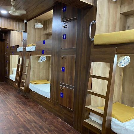 City Stay Deluxe Ac Dormitory 马尔冈 外观 照片