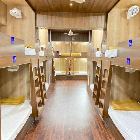 City Stay Deluxe Ac Dormitory 马尔冈 外观 照片