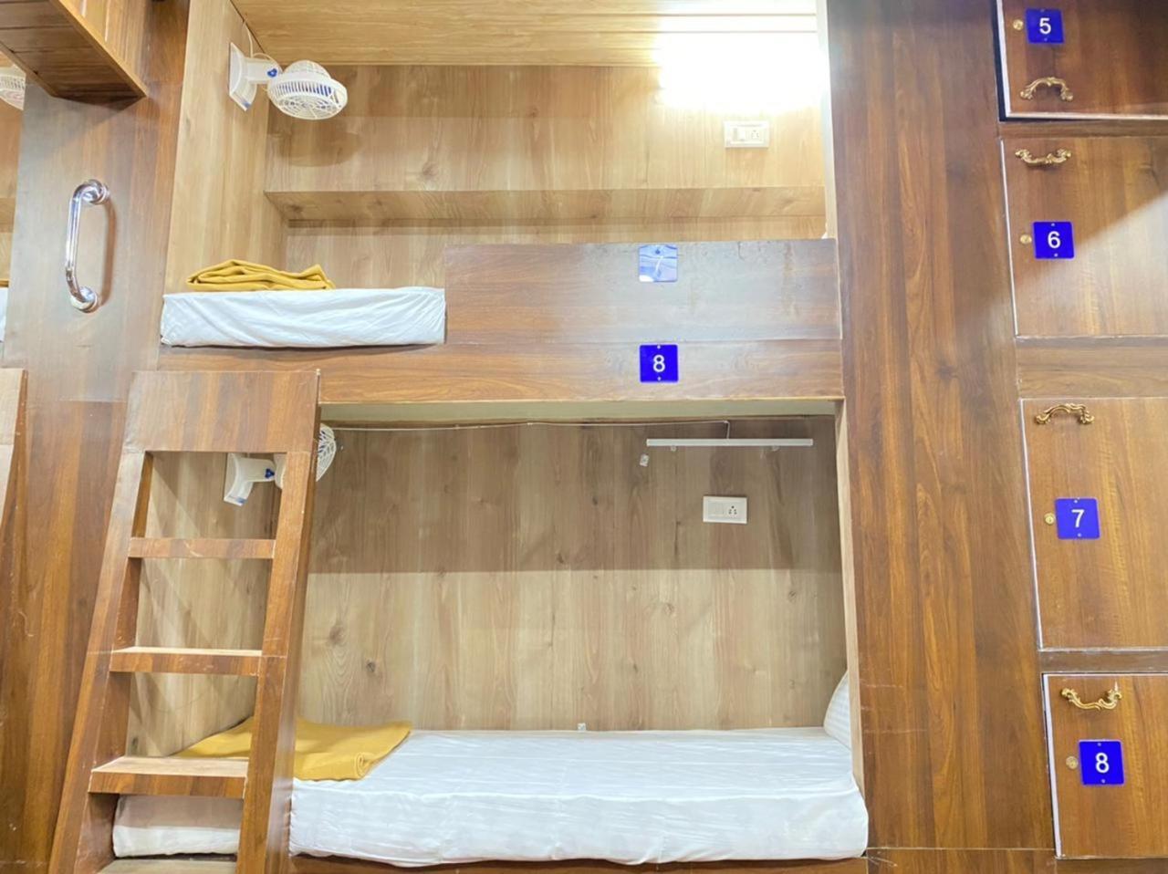 City Stay Deluxe Ac Dormitory 马尔冈 外观 照片
